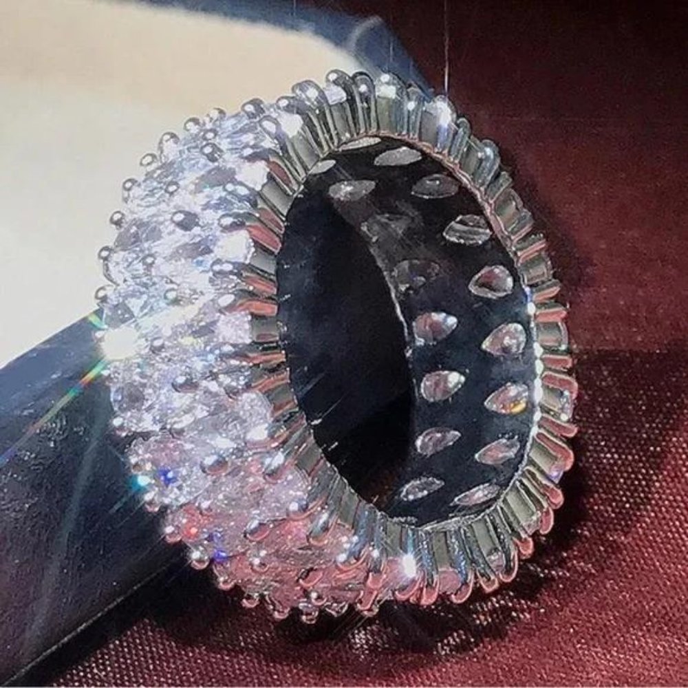 NEW 925 STERLING SILVER ETERNITY ENGAGEMENT DIAMOND RING, CUTE RING, SHINY RING. - Picture 3 of 6